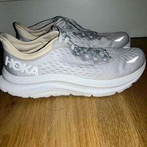 New Women's HOKA Kawana size 9 sneakers light grey